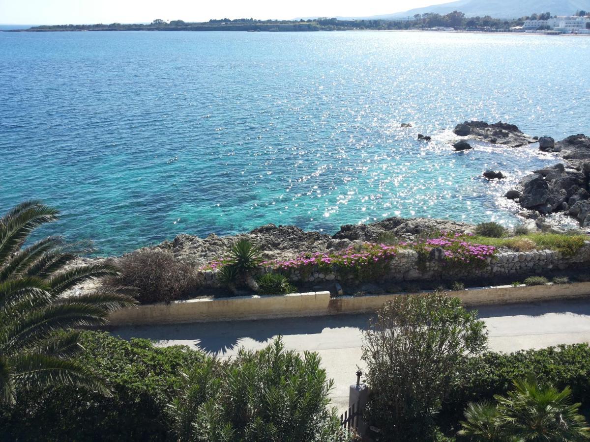 Casa Sugli Scogli Villa Fontane Bianche Luaran gambar