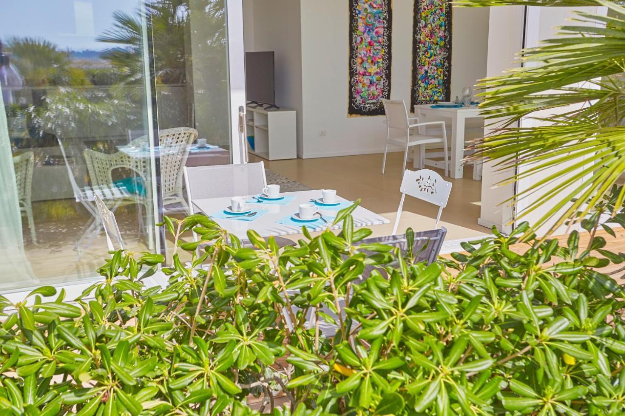 Casa Sugli Scogli Villa Fontane Bianche Luaran gambar